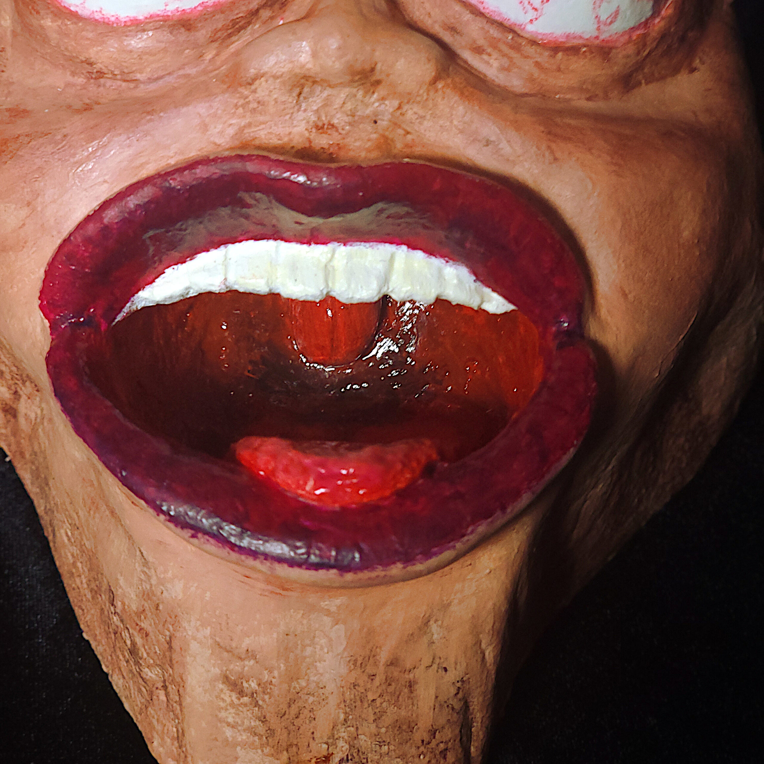 Detail of the open mouth